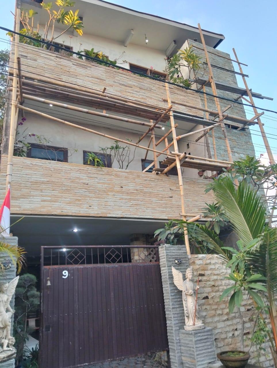 RUMAH TINGGAL 3 LANTAI