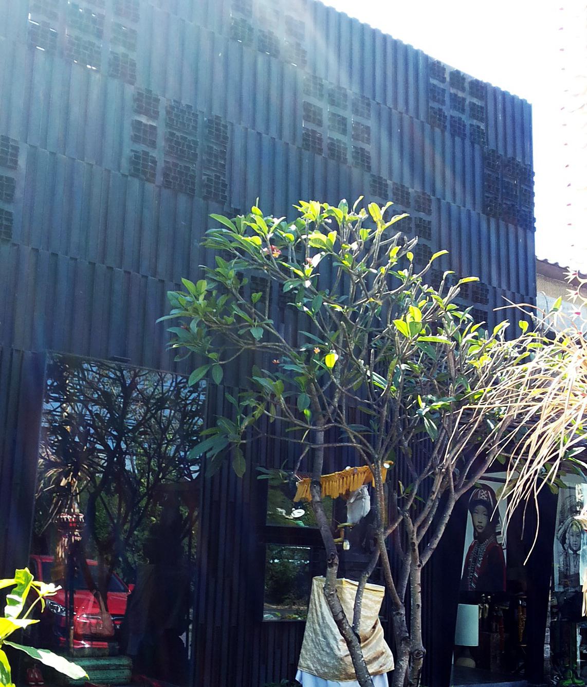 BOUTIQUE NILUH DJELANTIK